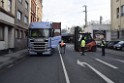 LKW gegen Bruecke wegen Rettungsgasse Koeln Muelheim P31